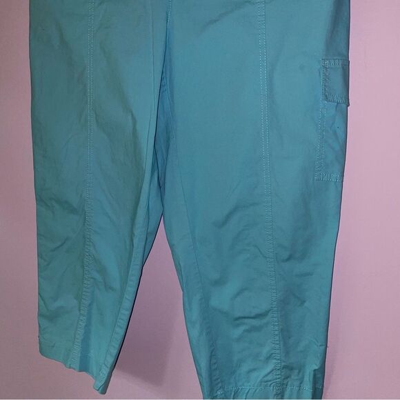 Chico's Size 8 Cargo Capris Poplin Blue Lightweight Pull On - Picture 3 of 8